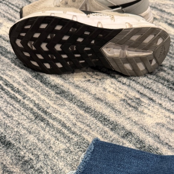 Reebok White and Black Running Sneakers - Picture 4 of 5